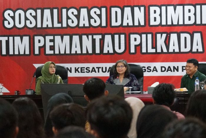 Pj Wali Kota Kediri Buka Sosialisasi dan Bimtek Tim Pemantau Pilkada Tahun 2024 Pj Wali Kota Kediri Buka Sosialisasi dan Bimtek Tim Pemantau Pilkada Tahun 2024