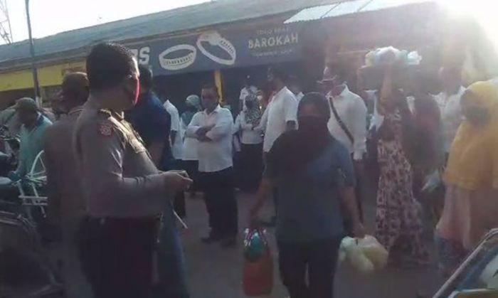 Pasca Demo, Dewan Minta Dinas Perdagangan Tertibkan Pedagang Liar di Depan Pasar Kamal 