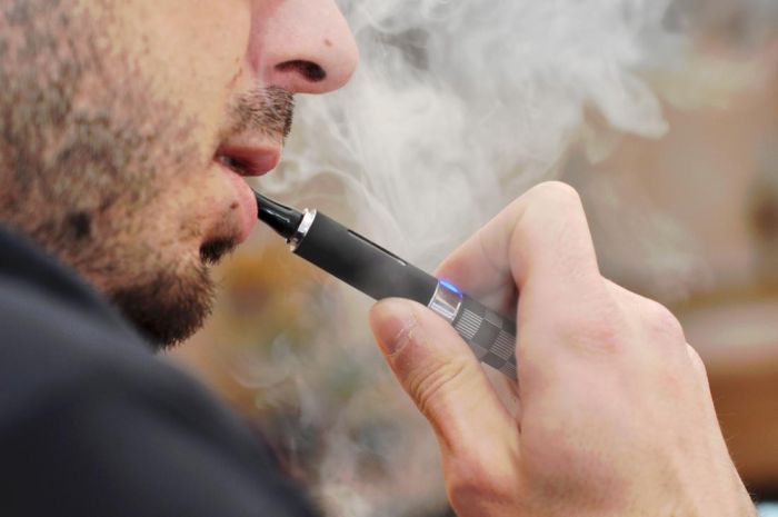 Efek Samping Memakai Vape Bagi Kesehatan Efek Samping Memakai Vape Bagi Kesehatan