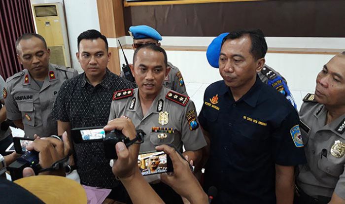 Diduga Gunakan Gelar Palsu, Bakal Calon Bupati Kediri Ditetapkan Jadi Tersangka Diduga Gunakan Gelar Palsu, Bakal Calon Bupati Kediri Ditetapkan Jadi Tersangka