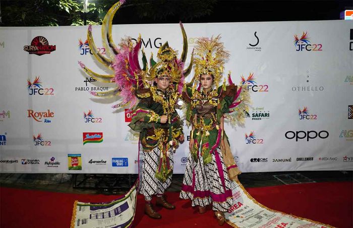 Artwear Petrokimia Gresik Berbahan Kantong Pupuk Dipamerkan di Jember Fashion Carnaval 2024 Artwear Petrokimia Gresik Berbahan Kantong Pupuk Dipamerkan di Jember Fashion Carnaval 2024