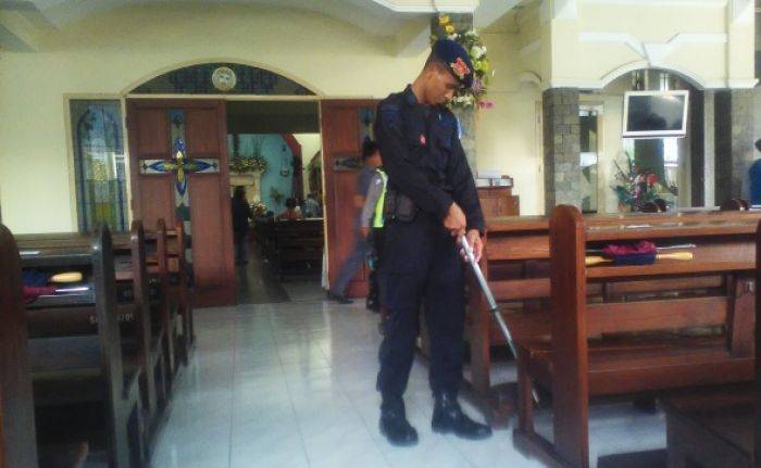 Antisipasi Bom, Polres Sidoarjo Sisir 10 Gereja Besar Antisipasi Bom, Polres Sidoarjo Sisir 10 Gereja Besar