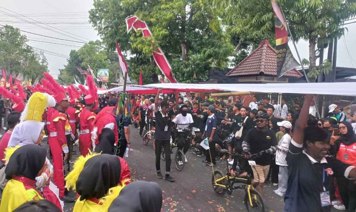 Didampingi Ning Ita, Gubernur Khofifah Lepas Keberangkatan Peserta GJP Mojosuro Didampingi Ning Ita, Gubernur Khofifah Lepas Keberangkatan Peserta GJP Mojosuro