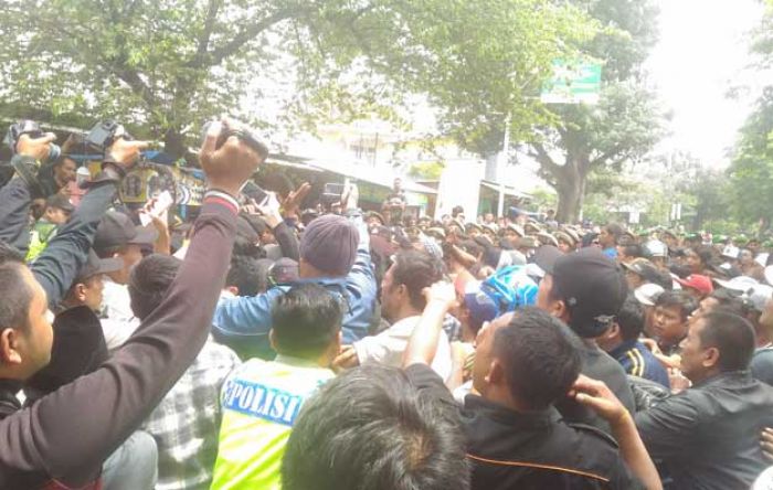 Pedagang Melawan, Eksekusi Pembongkaran Pasar Merjosari Panas