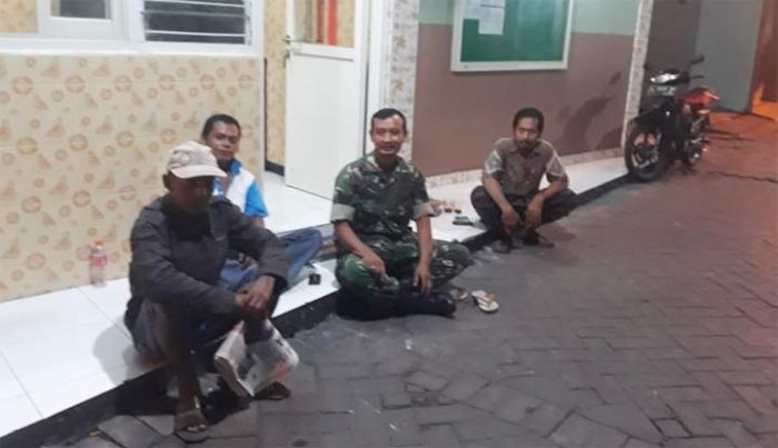 Jelang Lebaran, Babinsa Kendangsari Gencar Lakukan Siskamling