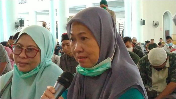 Murtad, Hati Erna Roswita Berontak, Ikrar Syahadat di Masjid Al Akbar Surabaya Murtad, Hati Erna Roswita Berontak, Ikrar Syahadat di Masjid Al Akbar Surabaya