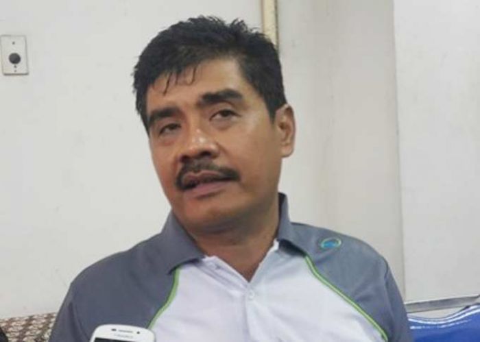 Beberapa Kawasan Surabaya Masih Krisis Air Bersih Beberapa Kawasan Surabaya Masih Krisis Air Bersih