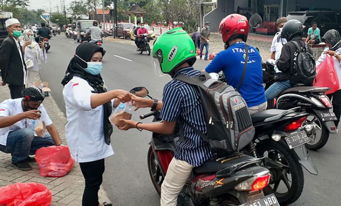 Hanya Memberi untuk Berbagi, ASC Foundation Salurkan Ribuan Takjil di 21 Kecamatan