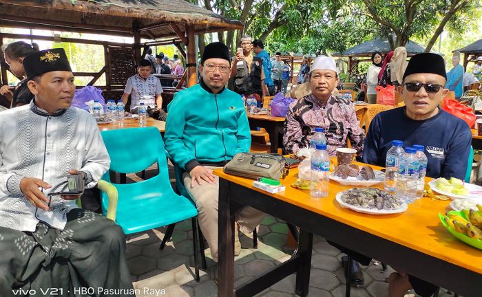 Ketua DPRD Kabupaten Pasuruan Gelar Halal Bihalal Bersama Tokoh NU Bangil Ketua DPRD Kabupaten Pasuruan Gelar Halal Bihalal Bersama Tokoh NU Bangil