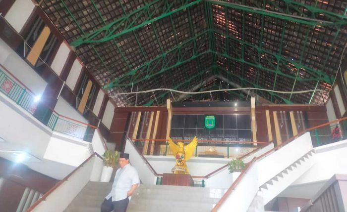 Perbaikan Plafon Gedung DPRD Kabupaten Pasuruan Tunggu Surat Perintah Kerja dari Dinas Perbaikan Plafon Gedung DPRD Kabupaten Pasuruan Tunggu Surat Perintah Kerja dari Dinas