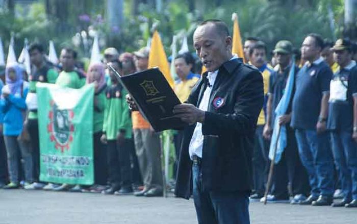 Apel Pagi Peringatan Hari Pekerja Indonesia, Risma Ajak Buruh untuk Terus Berbenah Apel Pagi Peringatan Hari Pekerja Indonesia, Risma Ajak Buruh untuk Terus Berbenah