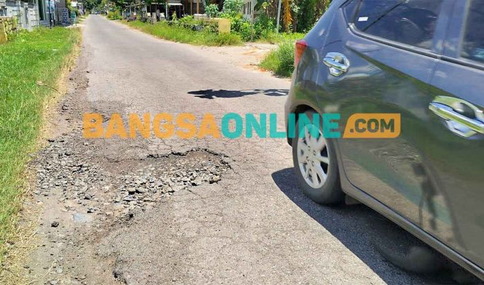 Jalan Berlubang Dikeluhkan Warga, DPUPR Jombang: Segera Ditangani Jalan Berlubang Dikeluhkan Warga, DPUPR Jombang: Segera Ditangani