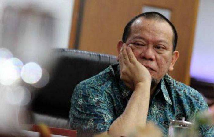Kejati Keluarkan Sprindik Baru, La Nyalla Tersangka Pencucian Uang Kejati Keluarkan Sprindik Baru, La Nyalla Tersangka Pencucian Uang