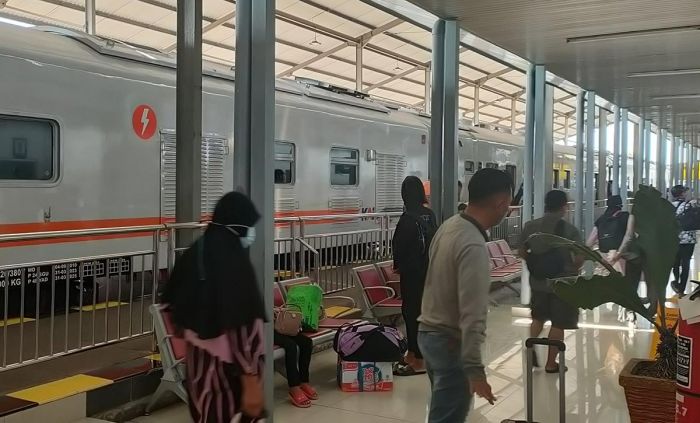 Antisipasi Membeludaknya Penumpang Arus Balik, PT KAI Kerahkan Kereta Api Tambahan Antisipasi Membeludaknya Penumpang Arus Balik, PT KAI Kerahkan Kereta Api Tambahan