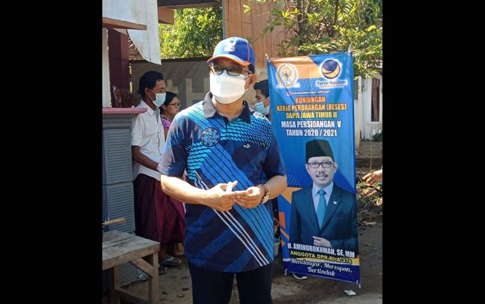 Anggota DPR RI Aminurokhman Beri Bantuan Mesin Potong Rumput kepada Pemuda Rejoso Anggota DPR RI Aminurokhman Beri Bantuan Mesin Potong Rumput kepada Pemuda Rejoso