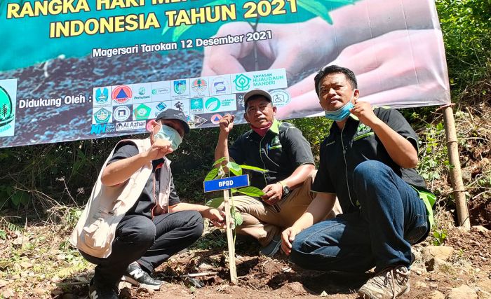 Wilis Lestari Hijaukan Embung Magersari di Lereng Wilis