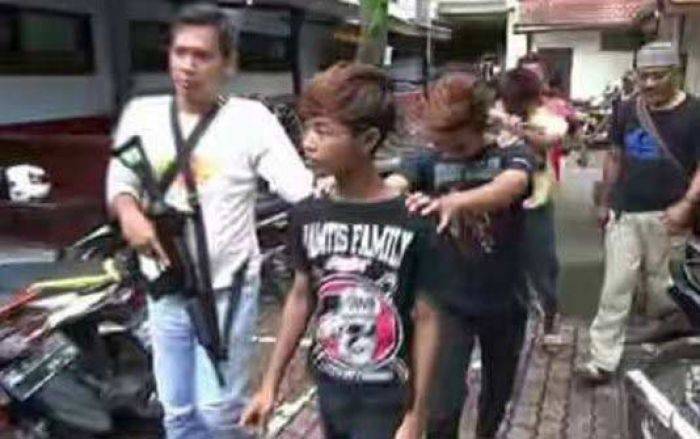 Pelaku Penginjak Alquran di Tulungagung Dibebaskan Polisi Pelaku Penginjak Alquran di Tulungagung Dibebaskan Polisi