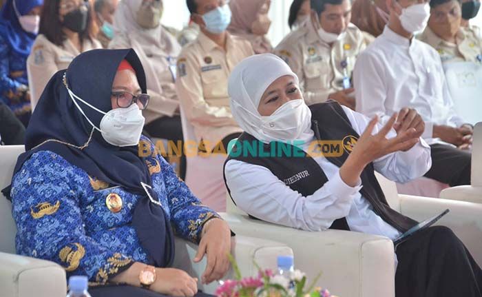 Hadiri Peresmian Kantor Samsat, Wakil Bupati Gresik: Penerimaan PKB Capai Rp364 Miliar Hadiri Peresmian Kantor Samsat, Wakil Bupati Gresik: Penerimaan PKB Capai Rp364 Miliar