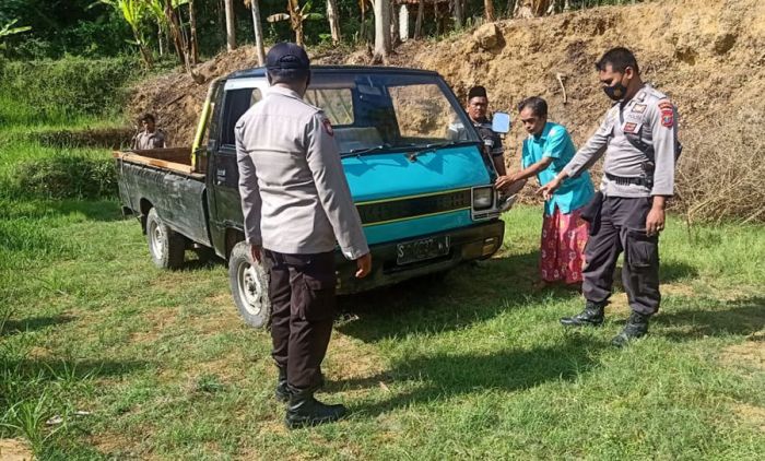 Tidak Kuat Menanjak, Pikap Berpenumpang 6 Orang Masuk ke Jurang di Pamekasan, 1 Tewas