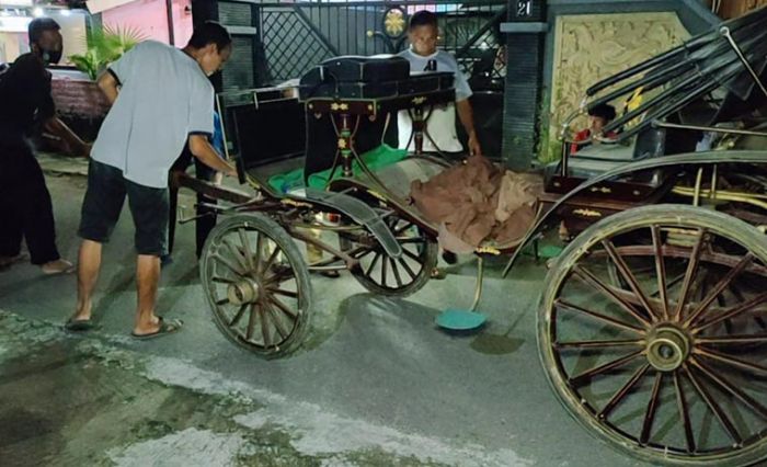 Sempat Hilang, 3 Dokar Akhirnya Dikembalikan ke Rumdin Bupati oleh Orang yang Ngaku Suruhan Sempat Hilang, 3 Dokar Akhirnya Dikembalikan ke Rumdin Bupati oleh Orang yang Ngaku Suruhan