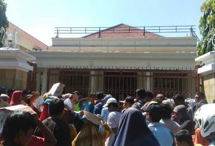 Minta Jaminan, Ratusan PKL eks Alun-Alun Gresik Kembali Demo DPRD