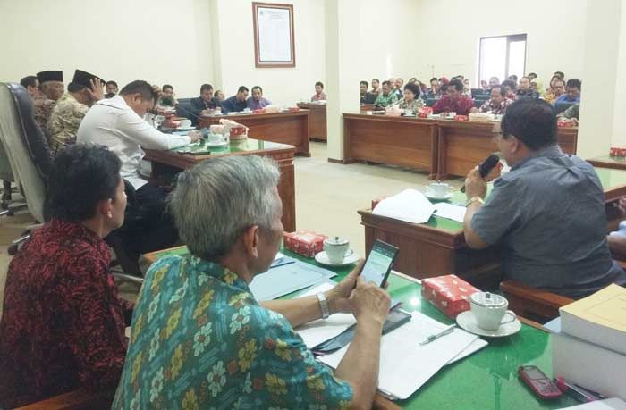 Rapat Banggar DPRD Trenggalak, Dewan Soroti Event Dinpar di Pantai Prigi yang Habiskan Rp 450 Juta