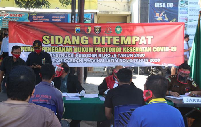 Tegakkan Peraturan, Kapolres Ngawi Pimpin Langsung Operasi Yustisi Protokol Kesehatan Tegakkan Peraturan, Kapolres Ngawi Pimpin Langsung Operasi Yustisi Protokol Kesehatan