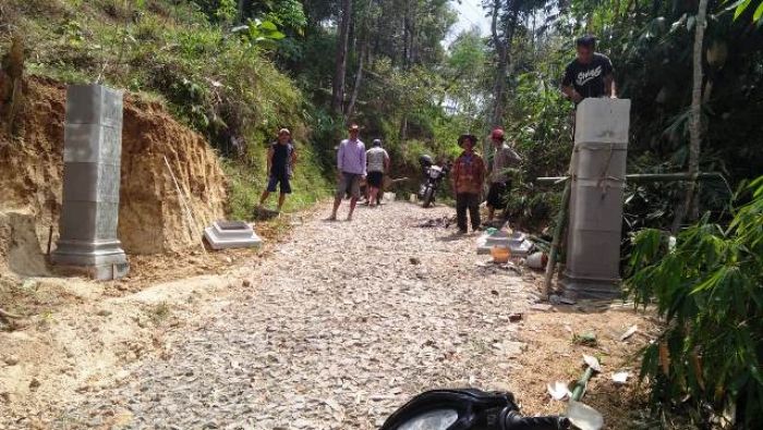 Tugu TMMD 105 Dompyong Trenggalek Jadi Kenangan Tugu TMMD 105 Dompyong Trenggalek Jadi Kenangan