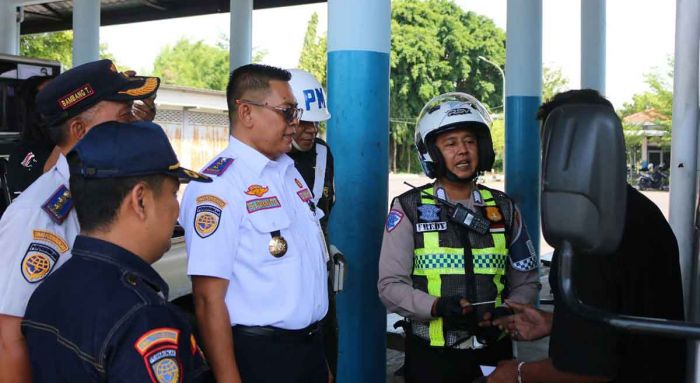 Tertibkan Angkutan Jelang Nataru 2025/2026, Dishub Jombang Gelar Operasi Gabungan