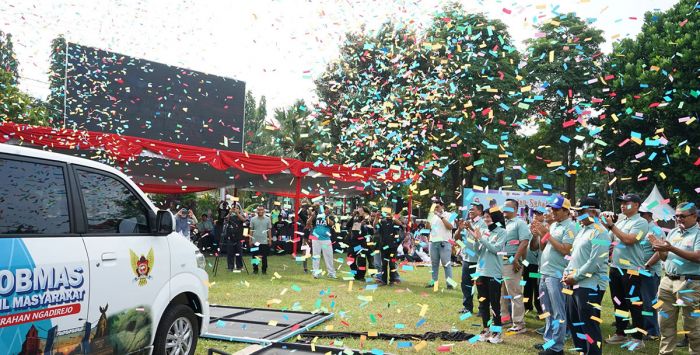 Wali Kota Kediri Launching Mobil Layanan Publik dan Ikuti Jalan Sehat LKK