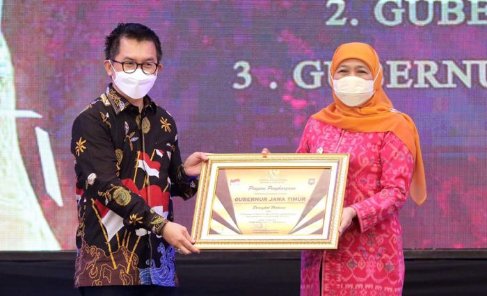 Pemprov Jatim Raih Dua Penghargaan dari Kemendagri RI di Bidang Pengembangan Kompetensi SDM ASN Pemprov Jatim Raih Dua Penghargaan dari Kemendagri RI di Bidang Pengembangan Kompetensi SDM ASN