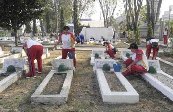 Pemprov Jatim Tolak Dana Kemensos untuk Rehab TMP Mayjen Sungkono Pemprov Jatim Tolak Dana Kemensos untuk Rehab TMP Mayjen Sungkono