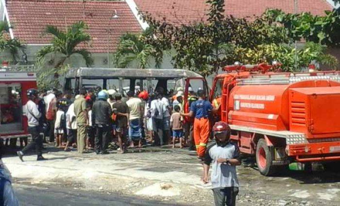 Ditinggal Salat, Mobil Pemudik asal Solo Terbakar Habis di Bojonegoro Ditinggal Salat, Mobil Pemudik asal Solo Terbakar Habis di Bojonegoro