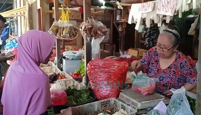 Harga Sejumlah Komoditas di Pasar Legi Kota Blitar Fluktuatif di Awal Ramadan