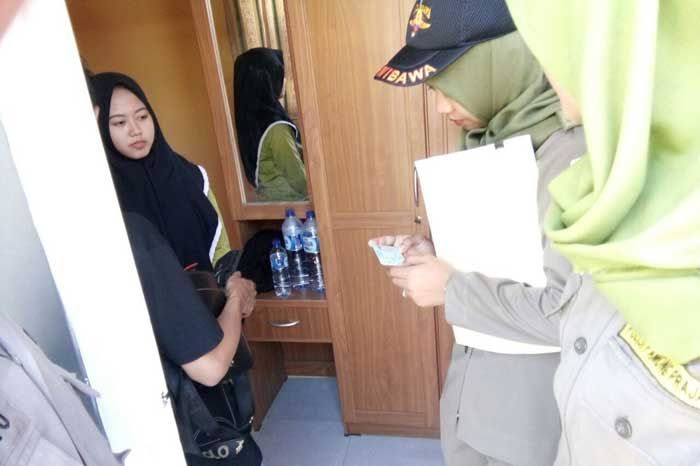Razia Kos-Kosan di Tuban, 6 Pasangan Bukan Suami Istri Diciduk Razia Kos-Kosan di Tuban, 6 Pasangan Bukan Suami Istri Diciduk