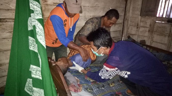 Diduga Depresi, Kakek di Tuban Tewas Gantung Diri, Sempat Pamitan ke Semua Perangkat Desa Diduga Depresi, Kakek di Tuban Tewas Gantung Diri, Sempat Pamitan ke Semua Perangkat Desa