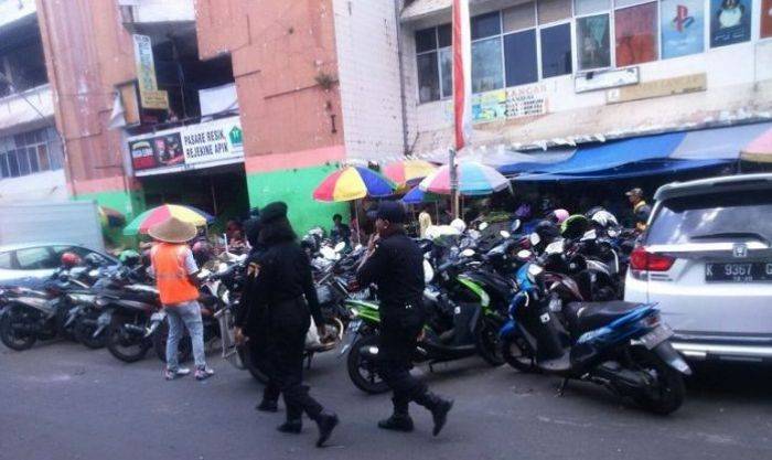 Tertibkan Parkir Liar, Pemkot Malang Amankan 4 Jukir Nakal Tertibkan Parkir Liar, Pemkot Malang Amankan 4 Jukir Nakal