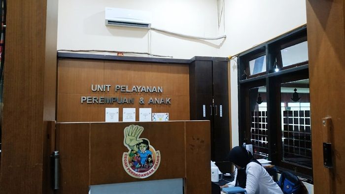 Diduga Setubuhi Muridnya Sendiri, Oknum Guru di Blitar Dilaporkan ke Polisi Diduga Setubuhi Muridnya Sendiri, Oknum Guru di Blitar Dilaporkan ke Polisi