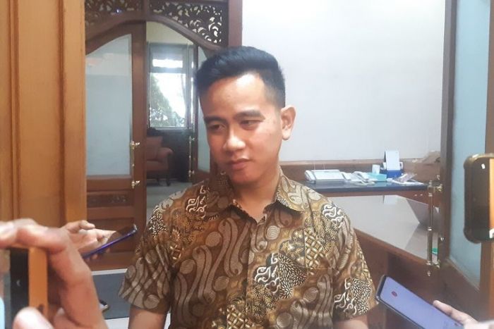 Gibran akan Lakukan Penandatangangan Dana Hibah Rp 223 Miliar dari UEA Gibran akan Lakukan Penandatangangan Dana Hibah Rp 223 Miliar dari UEA