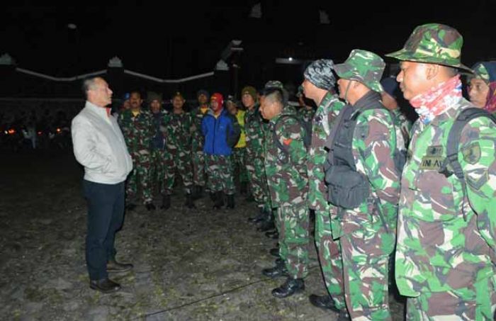 Tradisi Unik Korem 081/DSJ, Anggota Baru Wajib Naik Gunung Lawu