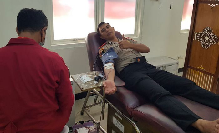 Baksos, Fatchur Rochman Donor Darah di PMI Kabupaten Pasuruan Baksos, Fatchur Rochman Donor Darah di PMI Kabupaten Pasuruan