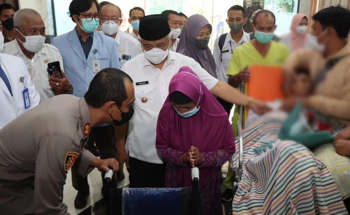 Vicky, Aremania Sidoarjo Penyintas Tragedi Kanjuruhan Akhirnya Bisa Pulang Vicky, Aremania Sidoarjo Penyintas Tragedi Kanjuruhan Akhirnya Bisa Pulang