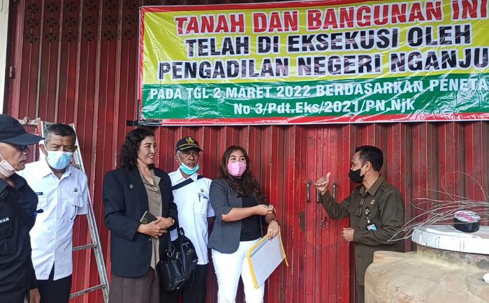 Tanah dan Bangunan di Warujayeng Dieksekusi PN Nganjuk Tanah dan Bangunan di Warujayeng Dieksekusi PN Nganjuk