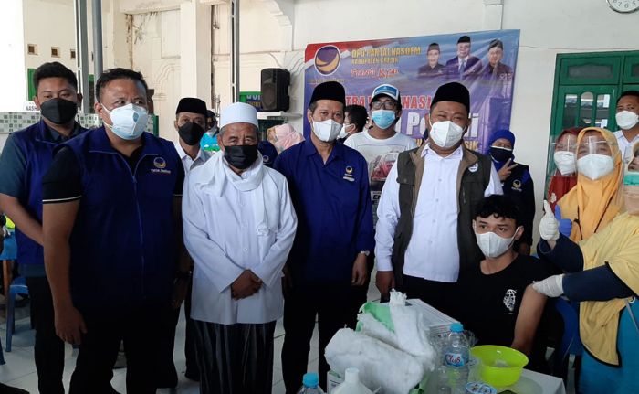 Dihadiri Bupati dan Gus Iwan, NasDem Gresik Laksanakan Serbuan Vaksinasi di Ponpes Al Muniroh Dihadiri Bupati dan Gus Iwan, NasDem Gresik Laksanakan Serbuan Vaksinasi di Ponpes Al Muniroh
