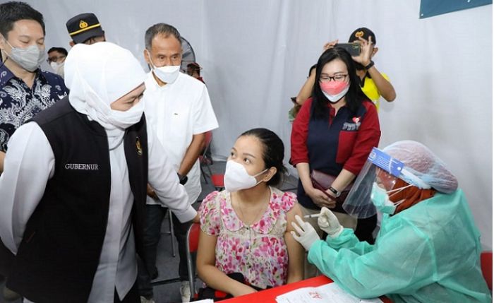 Targetkan Jatim Masuk Level 1, Khofifah Imbau Seluruh Kab/Kota Genjot Vaksinasi setelah Lebaran Targetkan Jatim Masuk Level 1, Khofifah Imbau Seluruh Kab/Kota Genjot Vaksinasi setelah Lebaran