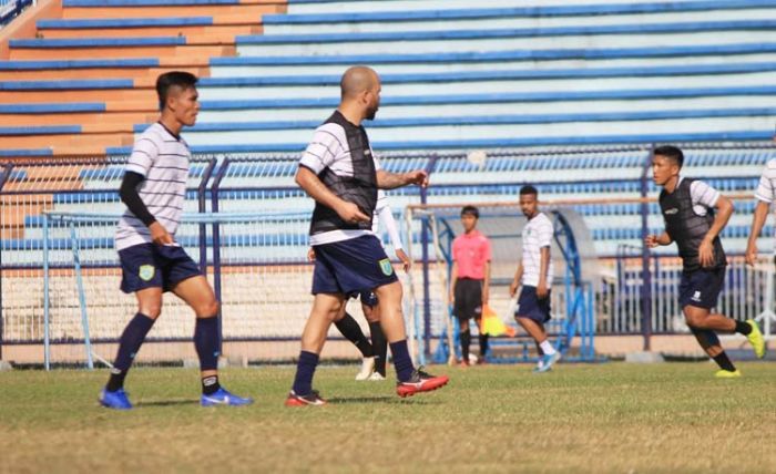 Gelar Game Internal, Persela Siapkan Uji Coba Sebelum Lanjutan Liga 1 Bergulir Gelar Game Internal, Persela Siapkan Uji Coba Sebelum Lanjutan Liga 1 Bergulir
