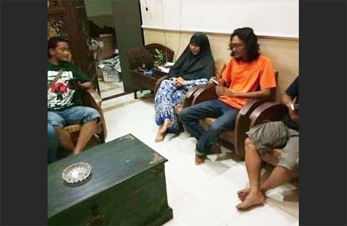 Diduga Komentarnya Lecehkan TNI Terkait Peristiwa Pengeroyokan di Ciracas, Warga Sidoarjo Ditangkap Diduga Komentarnya Lecehkan TNI Terkait Peristiwa Pengeroyokan di Ciracas, Warga Sidoarjo Ditangkap