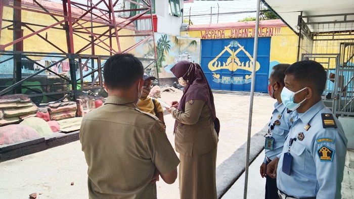 Warga Sering Keluhkan Bau Limbah Kotoran, Dinas Perkim Cek Kondisi Septic Tank Lapas Ngawi Warga Sering Keluhkan Bau Limbah Kotoran, Dinas Perkim Cek Kondisi Septic Tank Lapas Ngawi