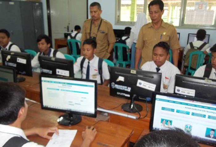 SMKN I Nganjuk Fasilitasi Siswa PPDB SMKN I Nganjuk Fasilitasi Siswa PPDB