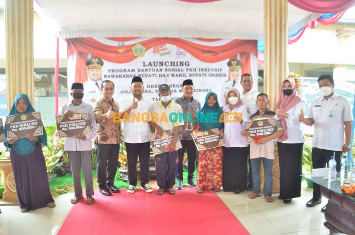 Bupati Gresik Launching PKH Inklusif Bupati Gresik Launching PKH Inklusif